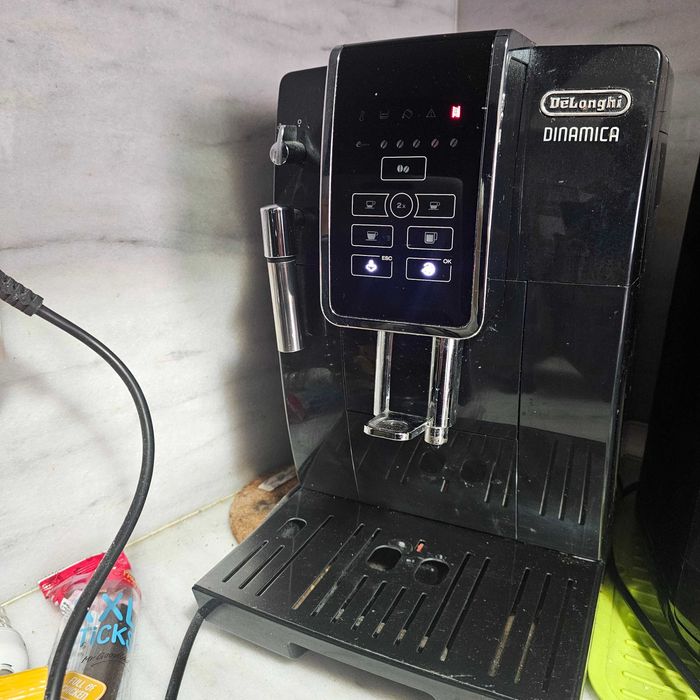 Cafeteira DeLonghi - Mod. Dinamica