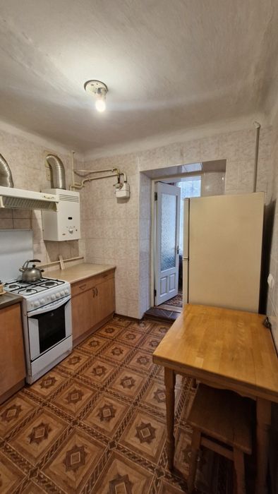 Продам 2х комнатную квартиру на Космонавтов