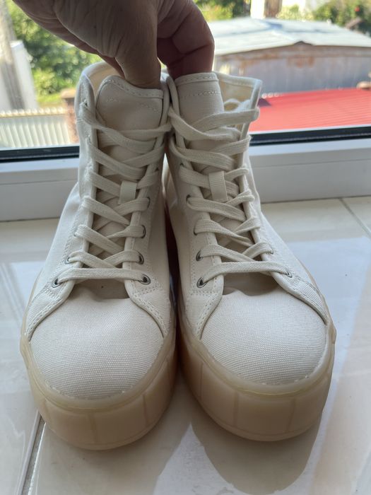 Жіночі брендові ботінки 38 розмір