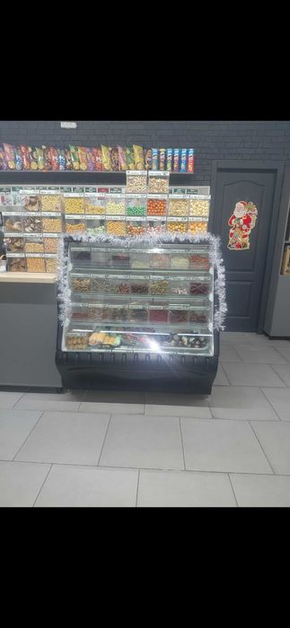 Холодильна вітрина Умка