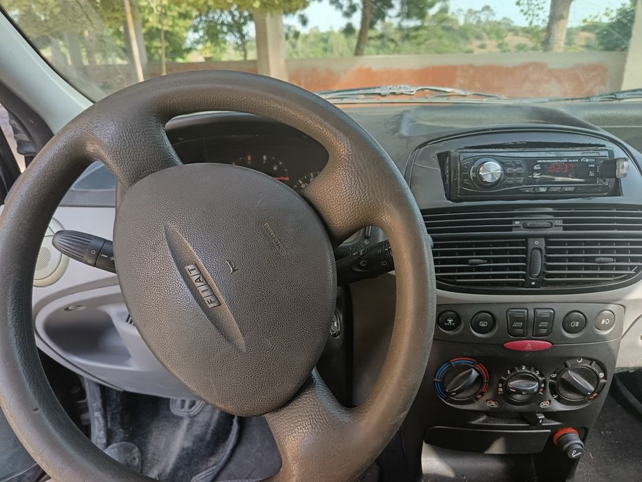 Fiat Punto HLX v16