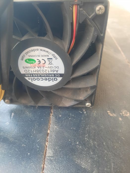 Bitmain APW3   1600 Antoinette s 9