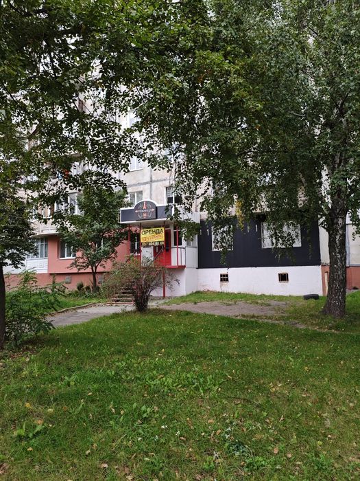 Оренда комерційного приміщення прямо на зупинці.