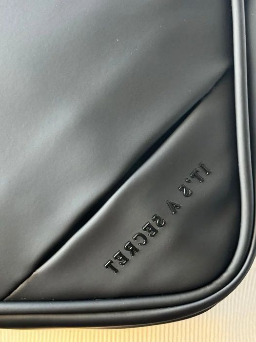 Мессенджер через плече Trapstar Crossbody Bag чорна.