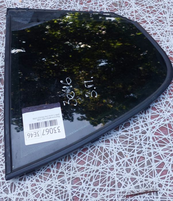 Скло форточка кузовна задня bmw 3 стекло заднє