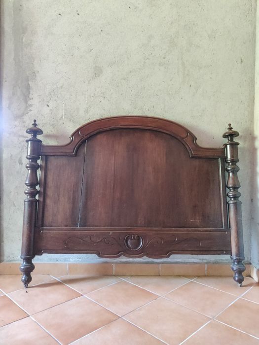 Cama retro madeira