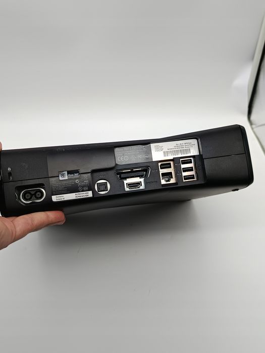 konsola xbox 360 s 250 gb + pad + zestaw gier + sensor kinect