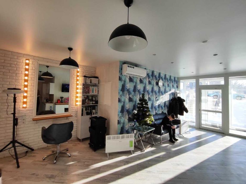 OS4 Сдам в аренду рабочее место парикмахера барбер метро Дворец спорта