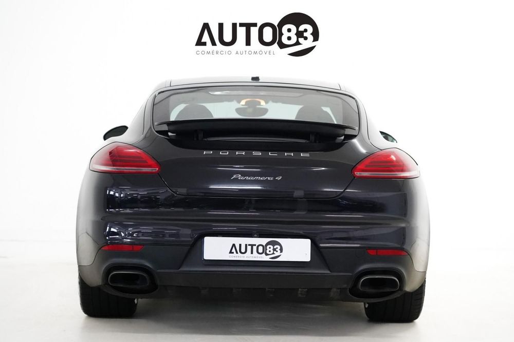 Porsche Panamera 4 PDK