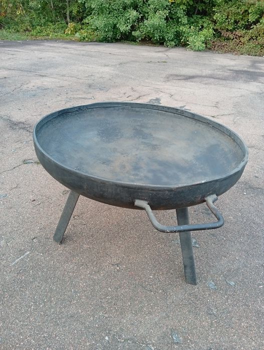 Садове вогнище, вуличний камін,(костровая чаша).