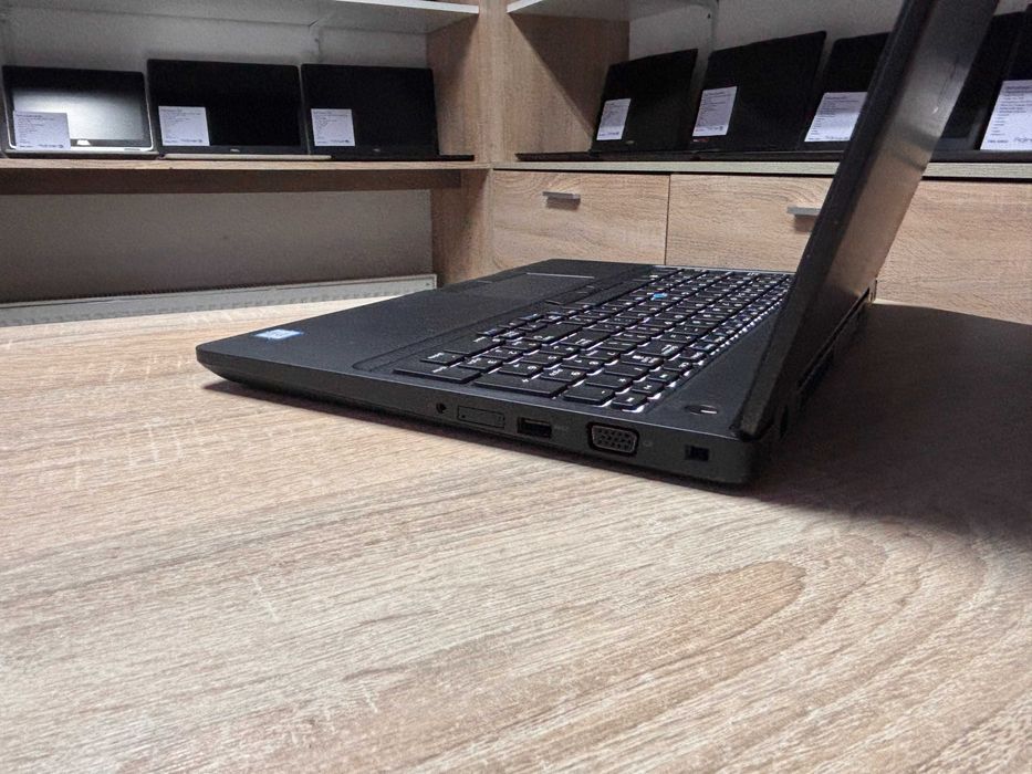 Laptop Dell Precision 3520 - i7-7700HQ, 16GB ram, NVIDIA, SSD