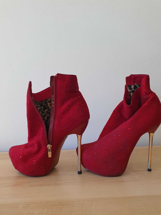 Botim Vermelho compensado 38