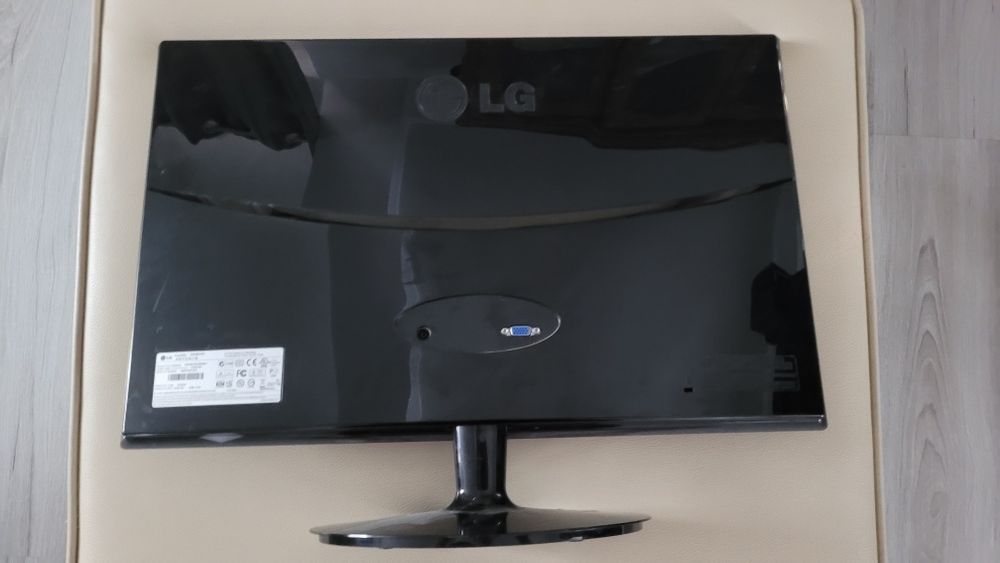 Monitor 23 cale LG FLATRON E2340SI