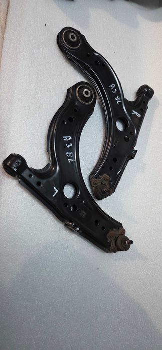 Wahacz p[rzedni Audi A3 8L VW GOlf IV L/R