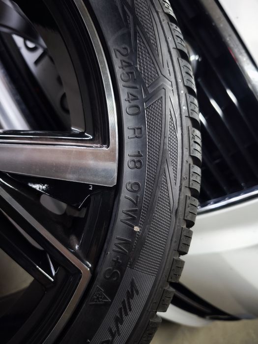 Nowe alufelgi 18' 5x112 z nowymi oponami zimowymi Vredestein 245/40/18