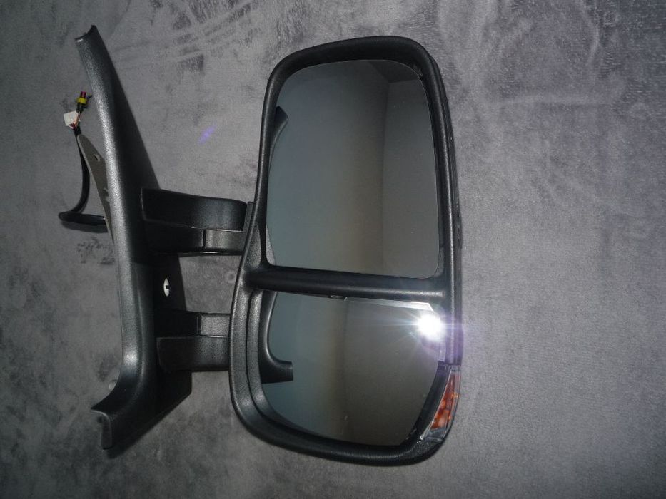 LUSTERKO  PRAWE  KRÓTKIE  IVECO  DAILY  2006-2014  ELEKTRYCZNE  PODGRZEWANE ANTENA