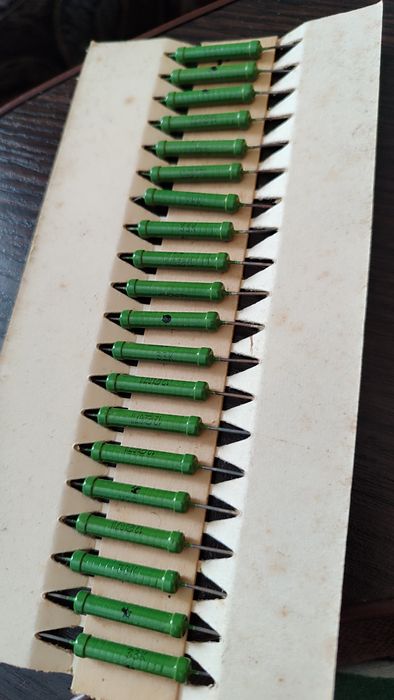 Продам резистор ВС  33К