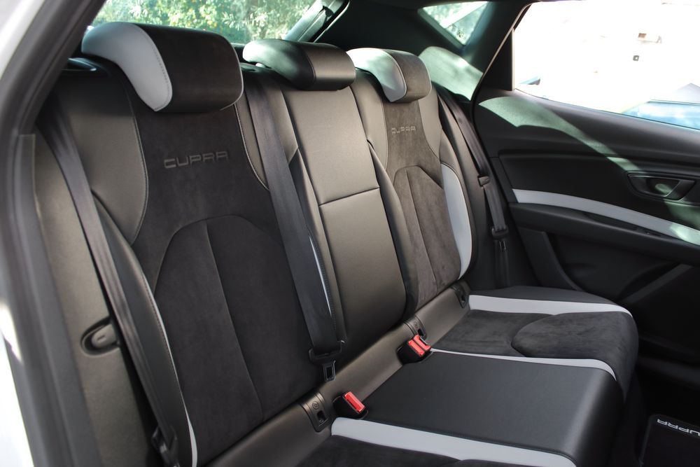 Seat Leon Cupra 280 2.0 TSI (319€/mês)