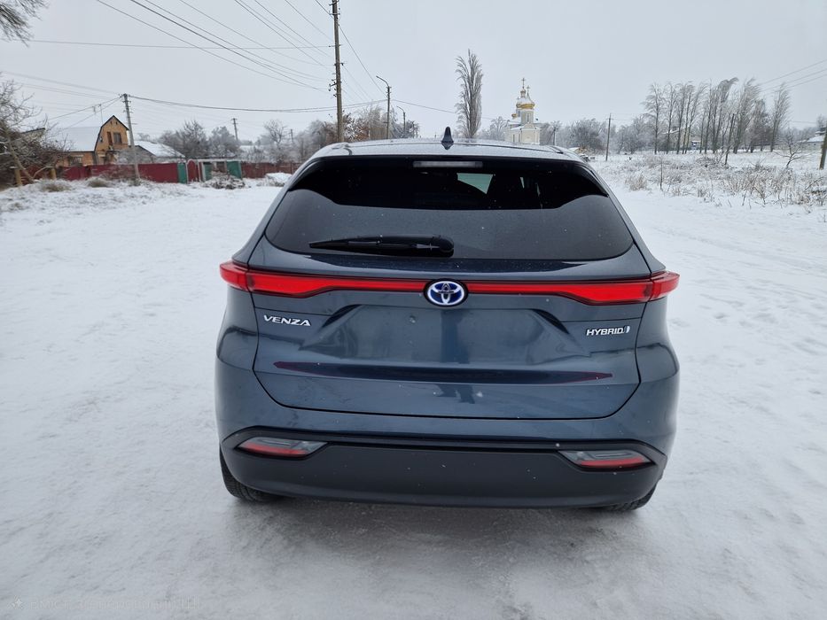 Toyota Venza гібрид 2022рік