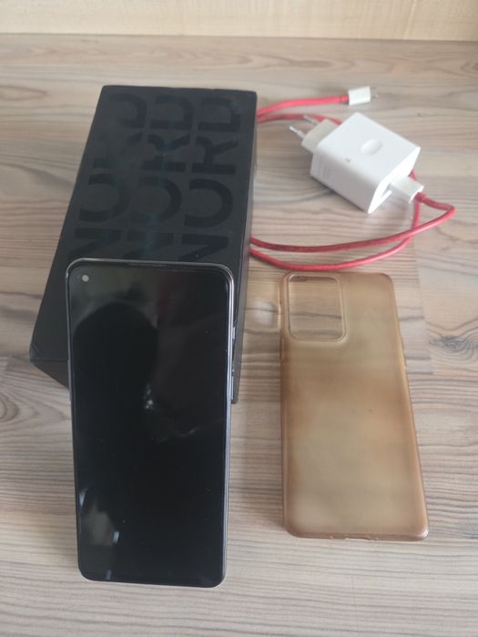 Sprzedam używany smartfon OnePlus Nord 2T 8/128 szary