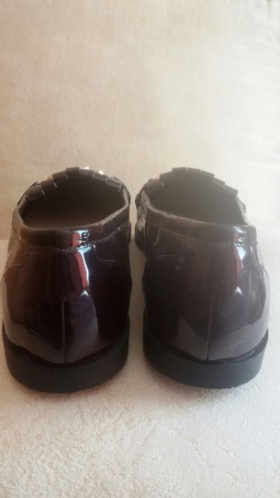 Лаковые кожаные туфли коричнево - бордового цвета. 39 р-р. 25 см