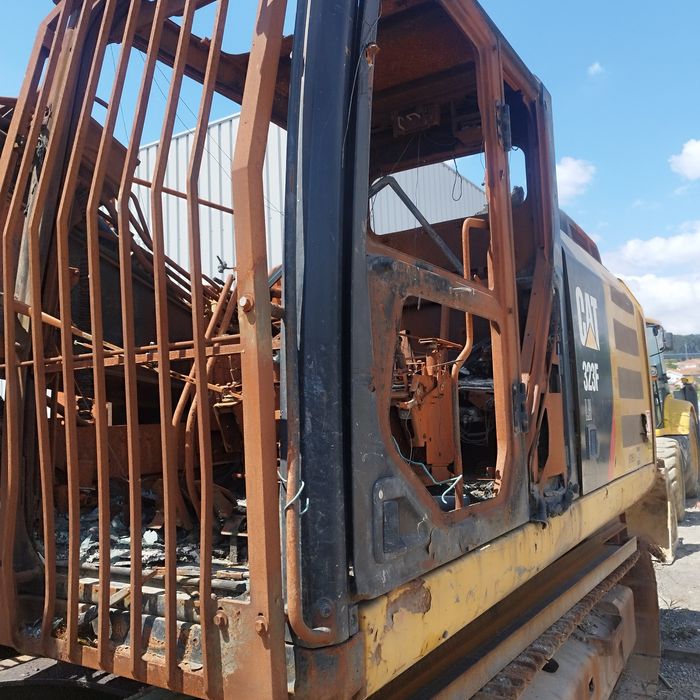 Vendo escavadora CAT323F