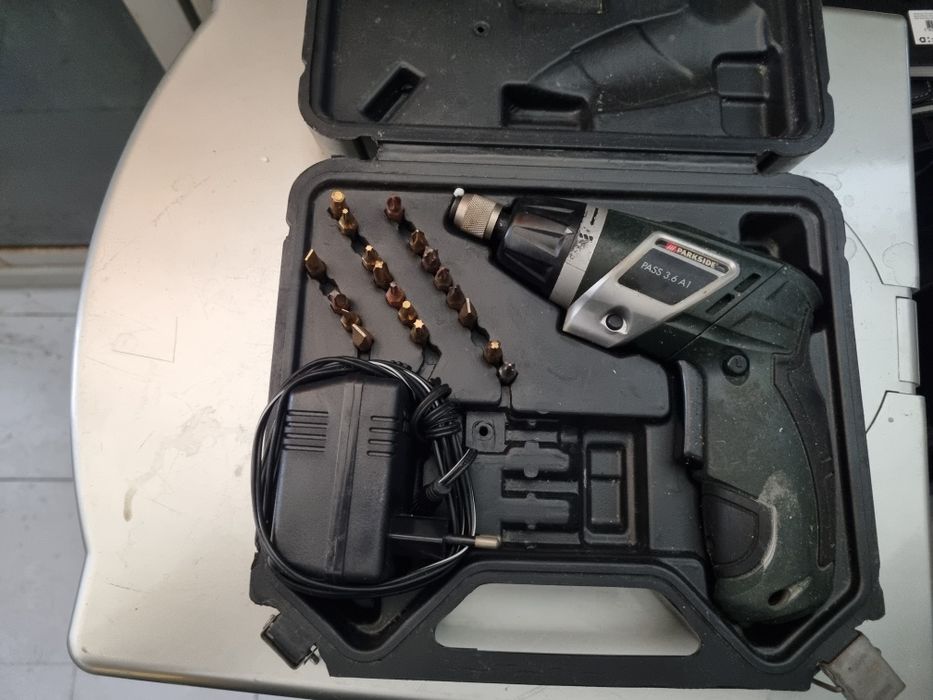 Aparafusadora sem fios parkside com bateria e carregador