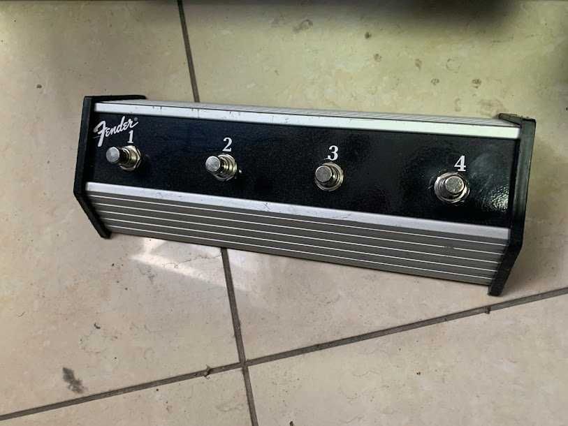 Продам комбопідсилювач Fender Cyber Deluxe. Made in Mexico.