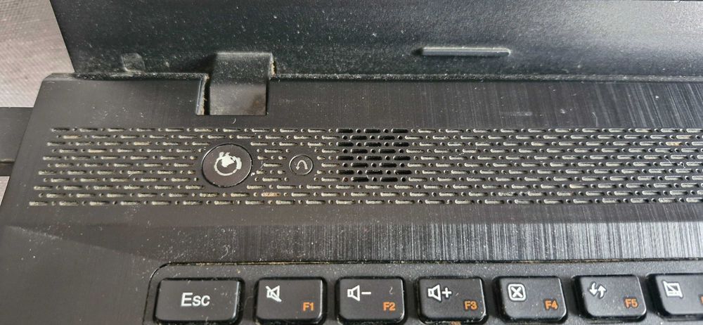 Laptop / Lenovo G700