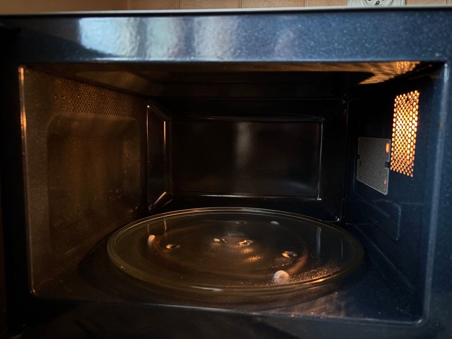 Mikrofala samsung me83m