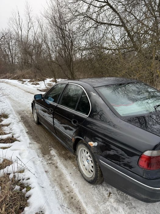 Продам BMW E39  525