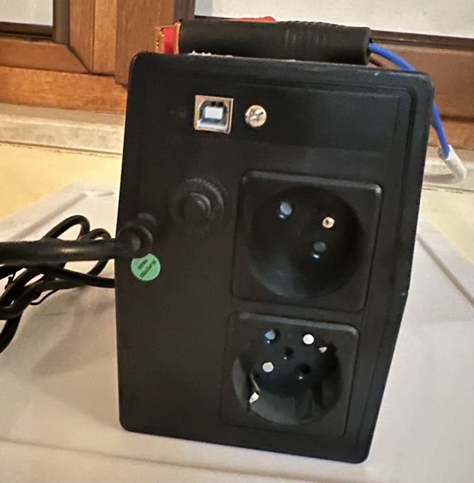 Инвертор / ИБП / ДБЖ 220В под внешний аккумулятор (для блекаута)