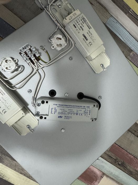 Lampa Oprawa awaryjna HYBRYD kod kat: 32263+