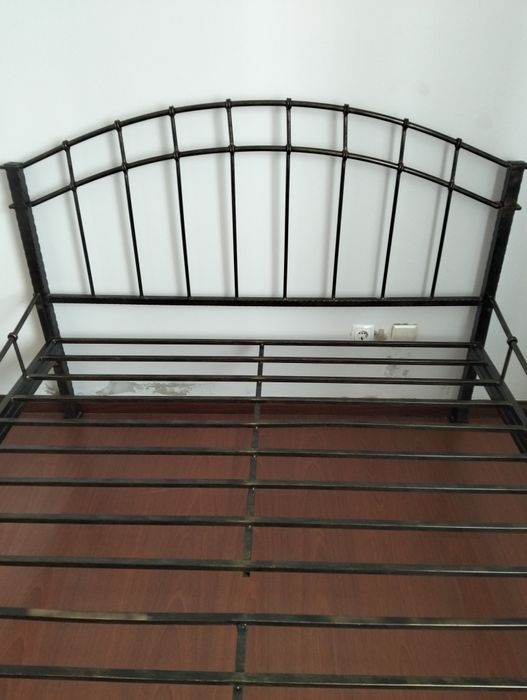 Vendo cama em ferro