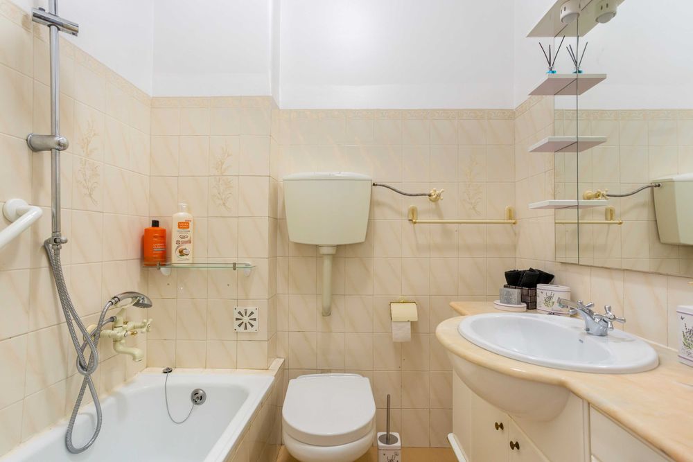 T2 para férias em Mem Martins ( 65€ noite), a 300m do comboio