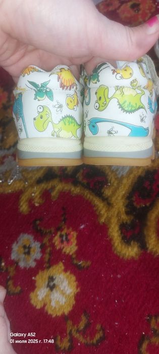 Продаю сандалики на мальчика 24 размера