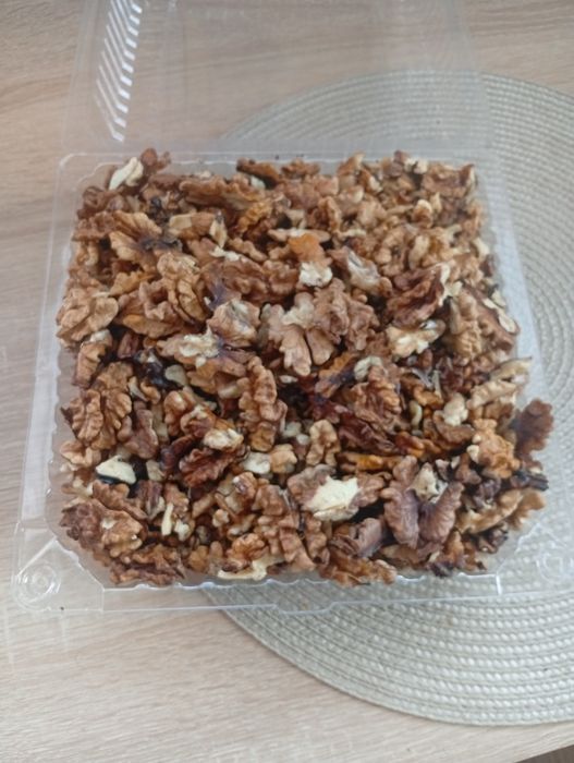 Sprzedam orzechy włoskie łuskane