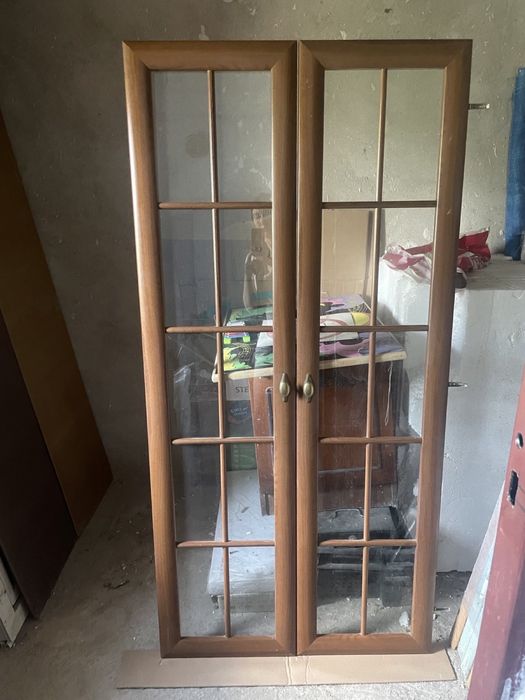 Продаються дверцята до шафи