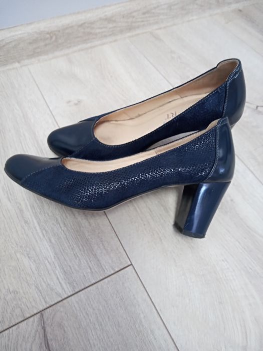 Skórzane buty. R.36