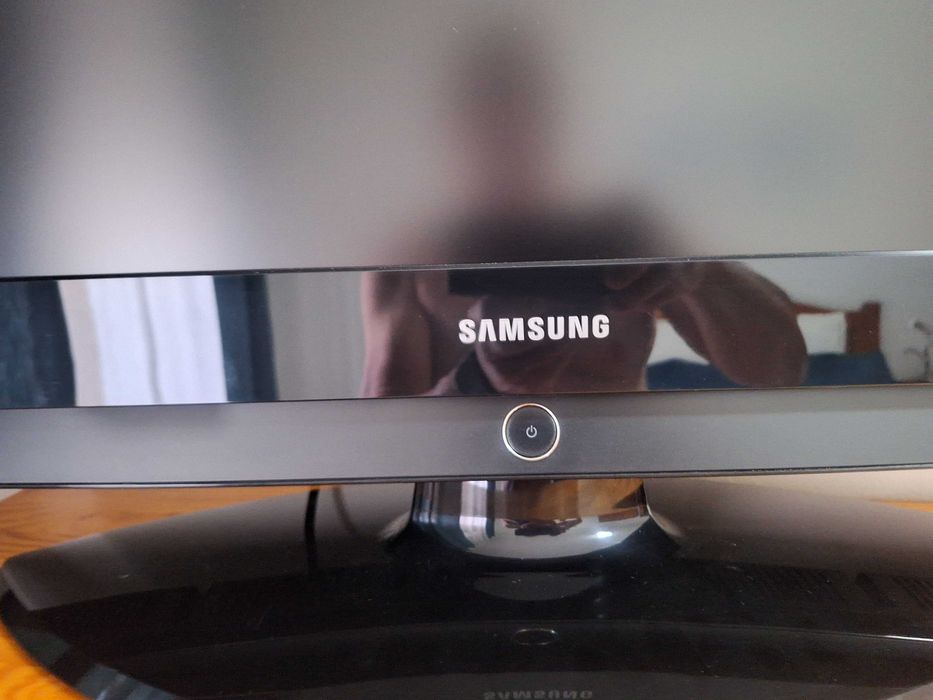 Televisão Samsung a funcionar perfeitamente. 32 polegadas