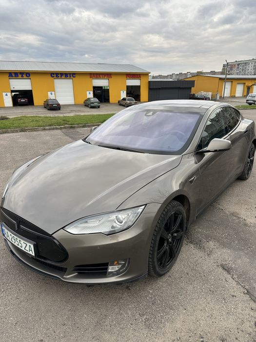 Tesla Model S 90D