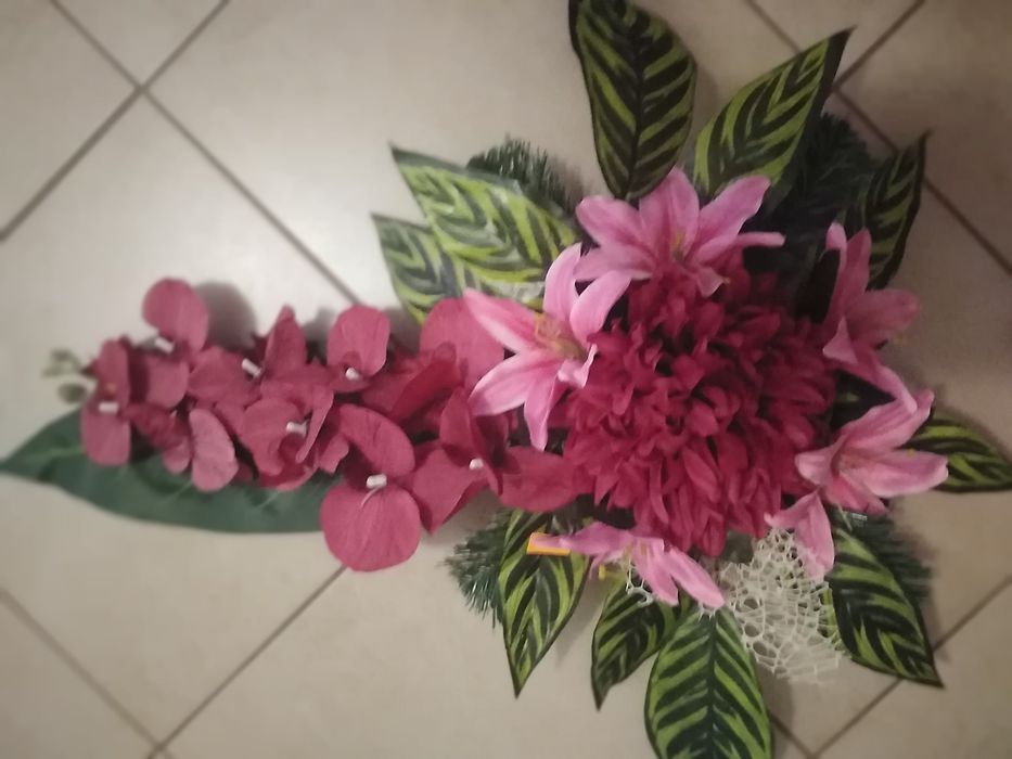 Piękne stroiki na cmentarz