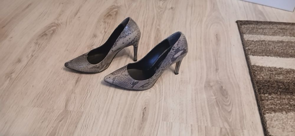 Buty na okazje na szpilce
