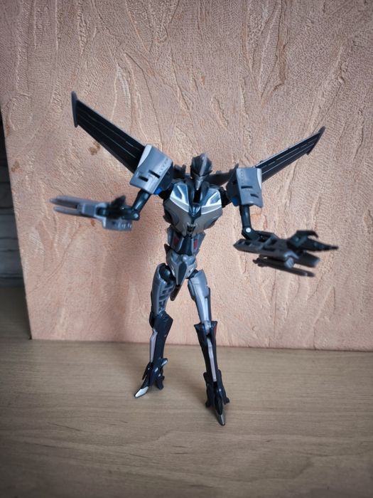 Оригінальний колекційний трансформер First Edition Starscream