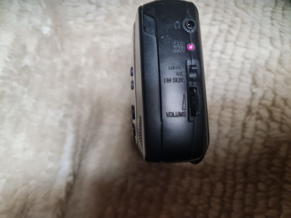 Кассетный плеер Panasonic RQ-V85,статуэт,sharp, рабоч