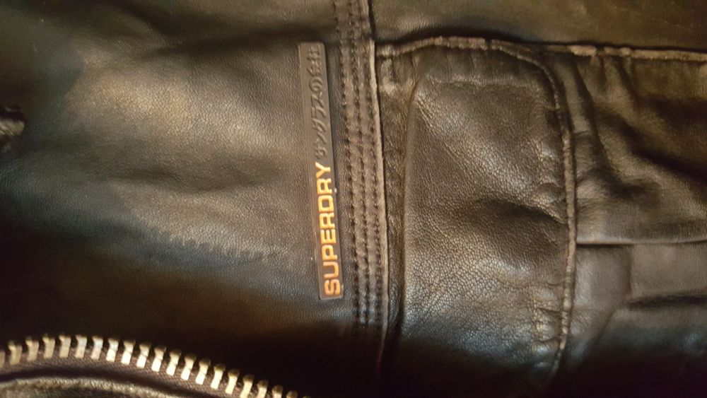 Redukcja ceny . Skora meska Superdry