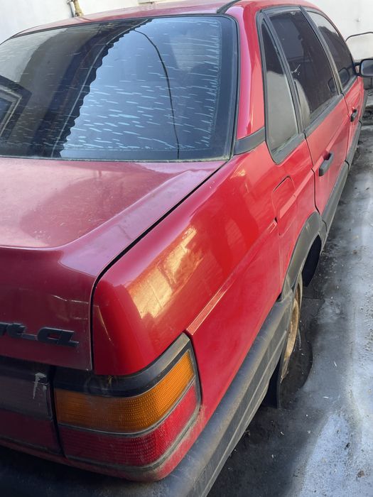 Продам авто , на ходу, стоит 4 года !