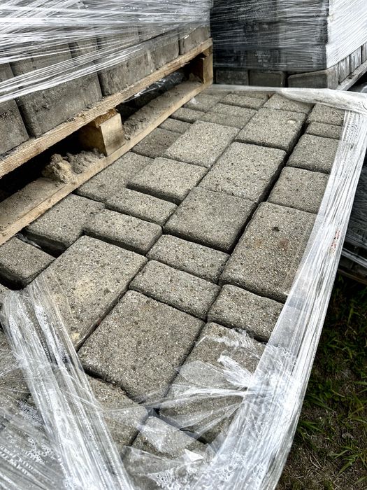 Kostka betonowa z rozbiórki na paletach gr 8cm