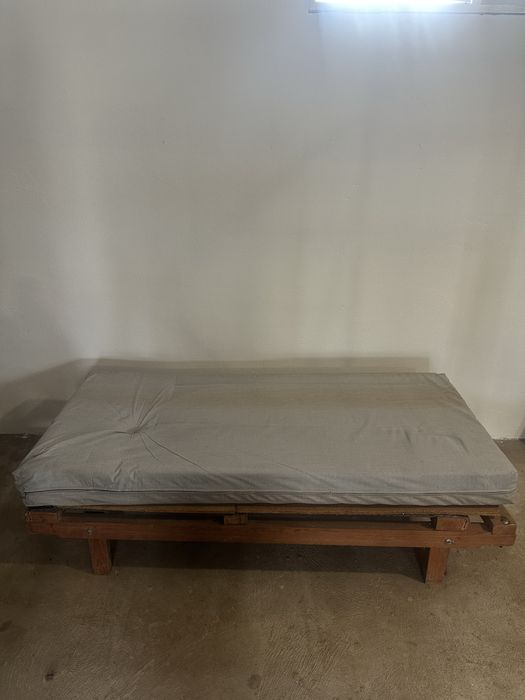Sommier com colchão