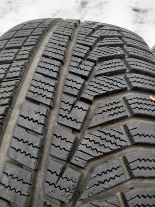 Opony zimowe 18 2szt +16 /215